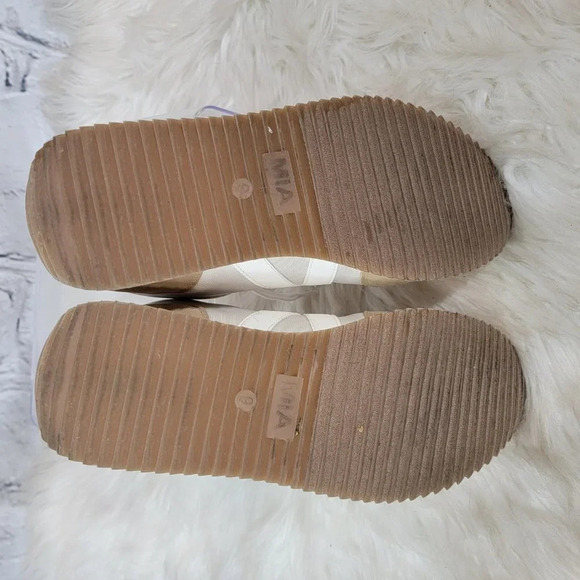 MIA Womens 9 Fashion Sneakers Cream Natural Casual Tennis Shoe Athleisure Cute - Picture 10 of 11